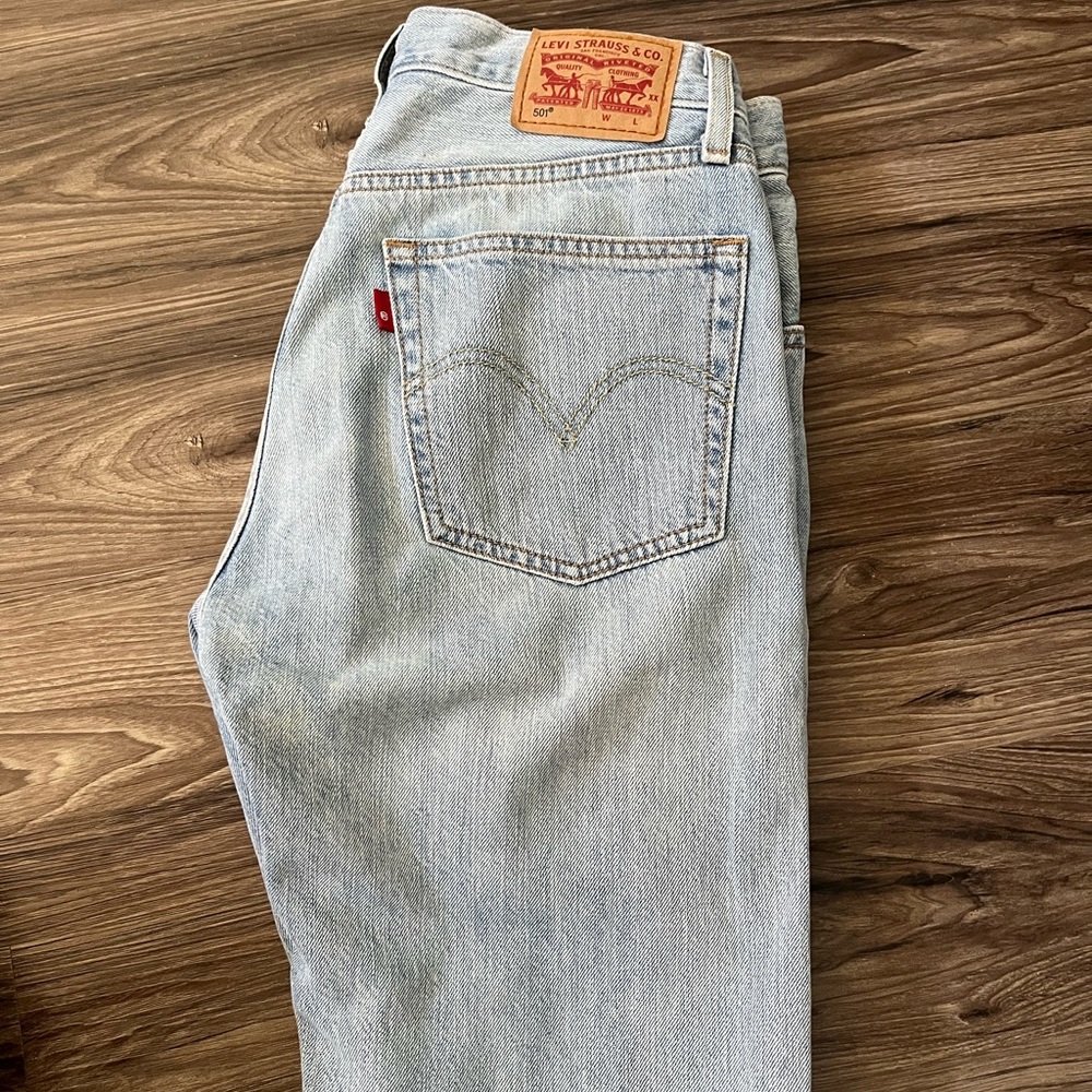 Levi's Women's Light Blue Straight Leg Jeans